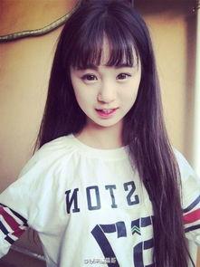 快手李晶家庭背景,出身名门，揭秘她的家庭背景与成长历程